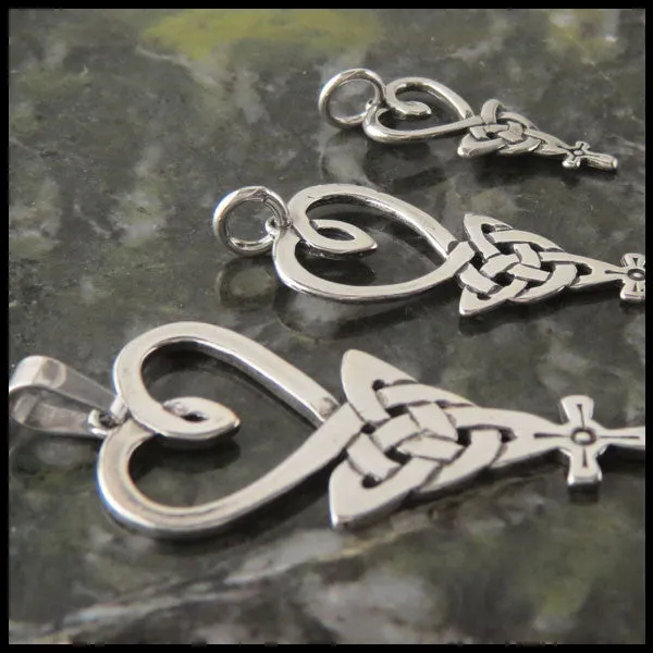 An Teor Pendants in Silver