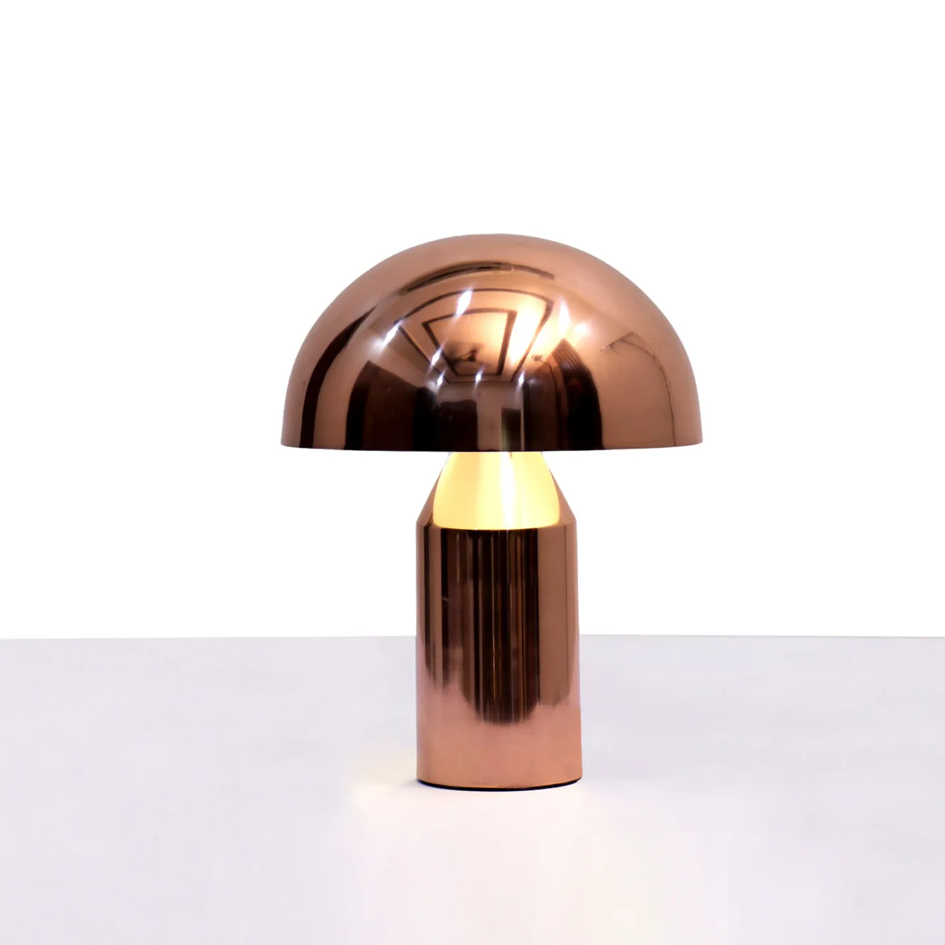 Charming Brisa Mushroom-Shaped Table Lamp with Ambient Lighting