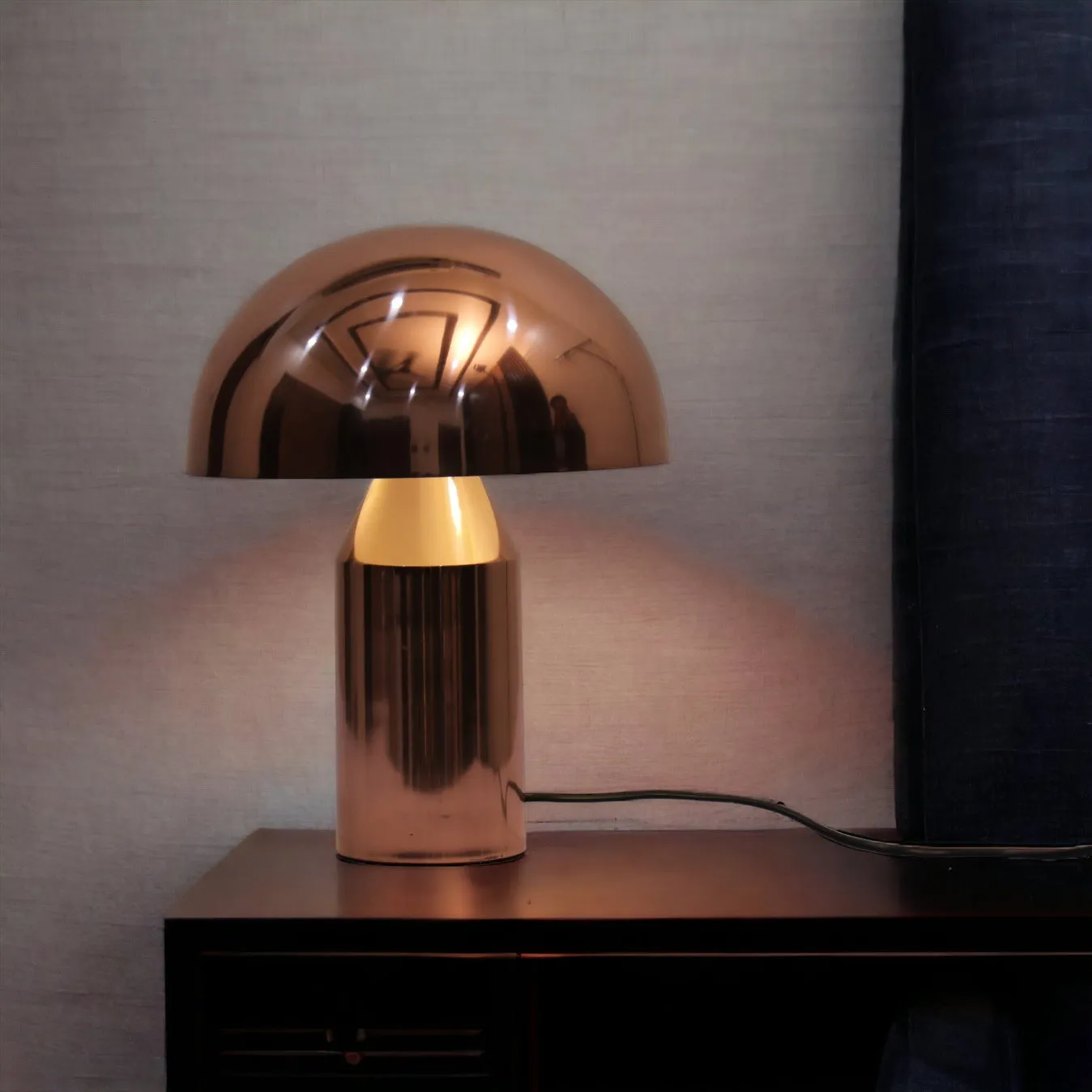 Charming Brisa Mushroom-Shaped Table Lamp with Ambient Lighting