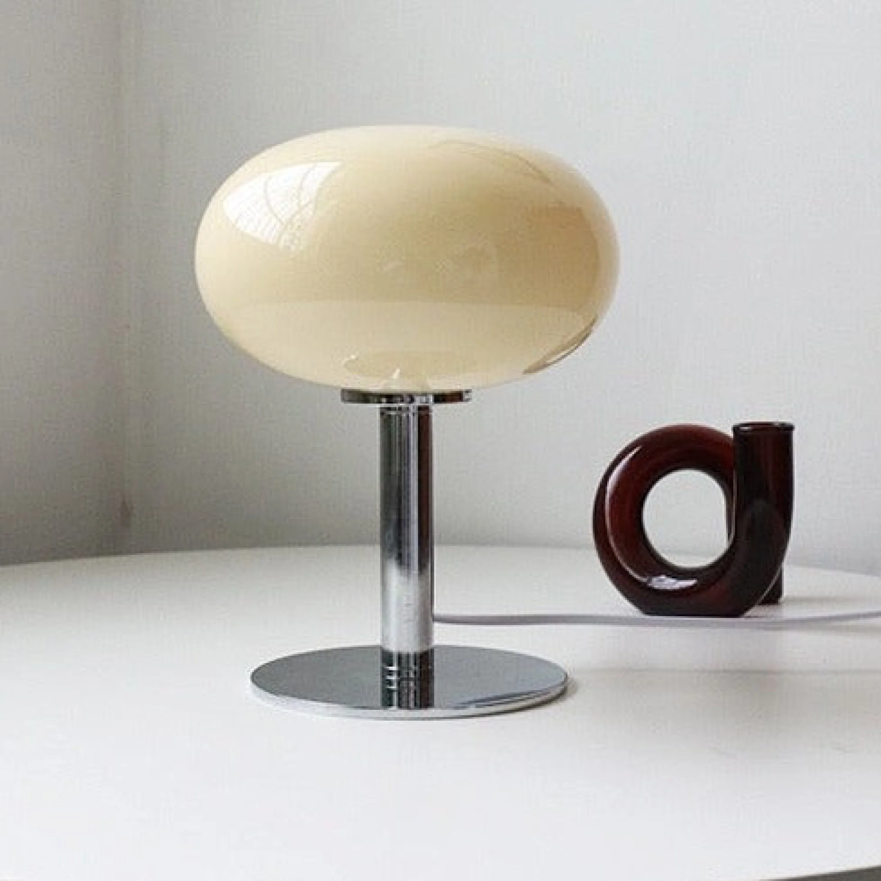 Egg Glass Lamp / Cream