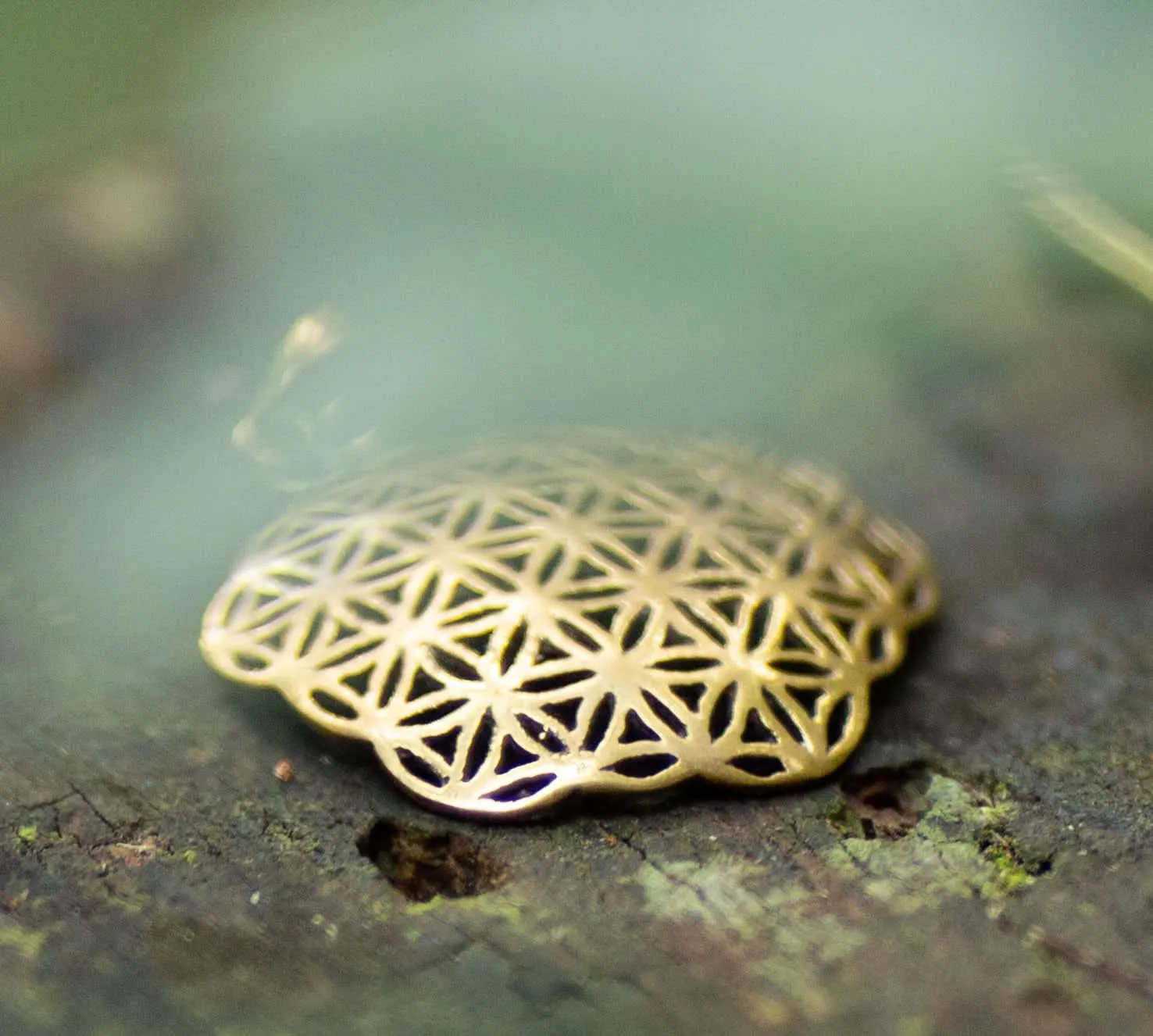 Flower of life Curved Pendant