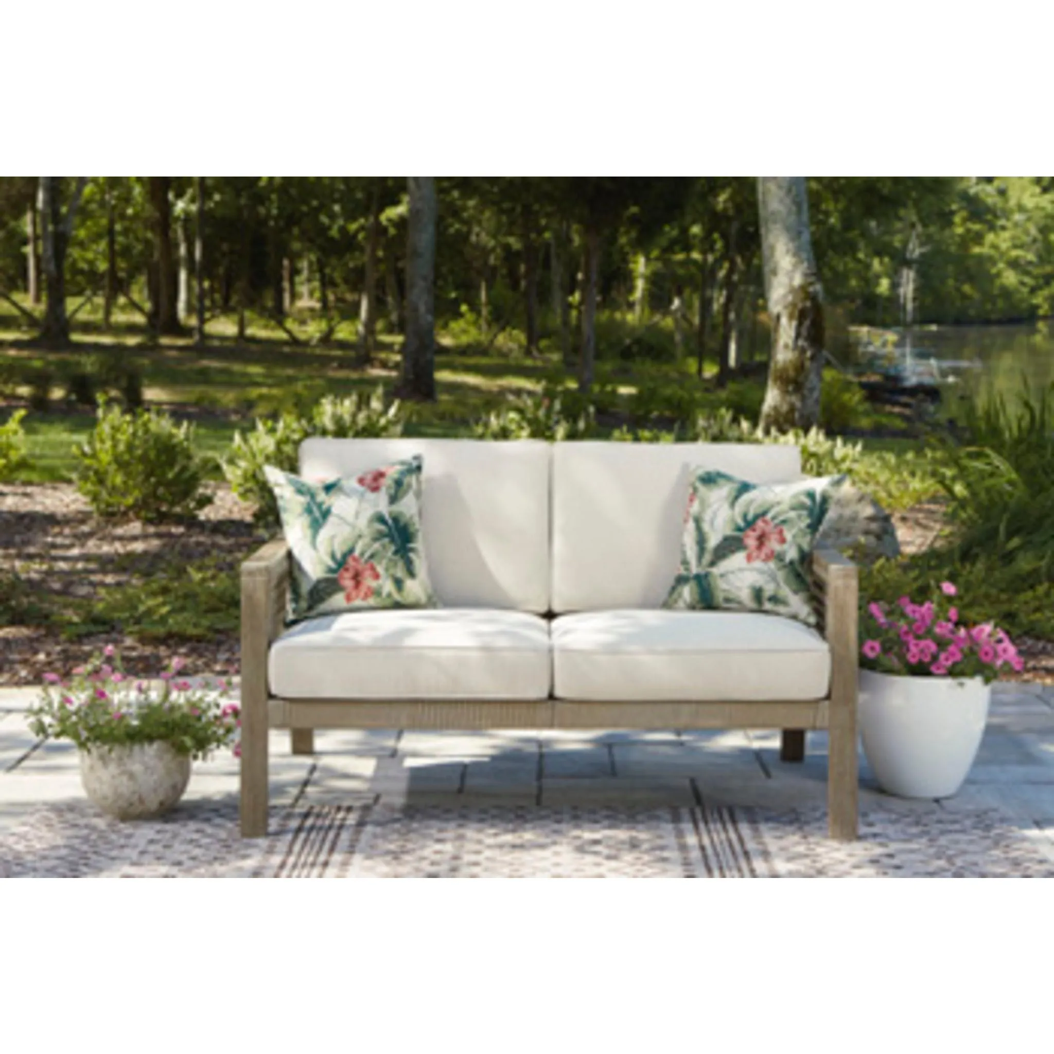 Outdoor Barn Cove Loveseat w/Cushion