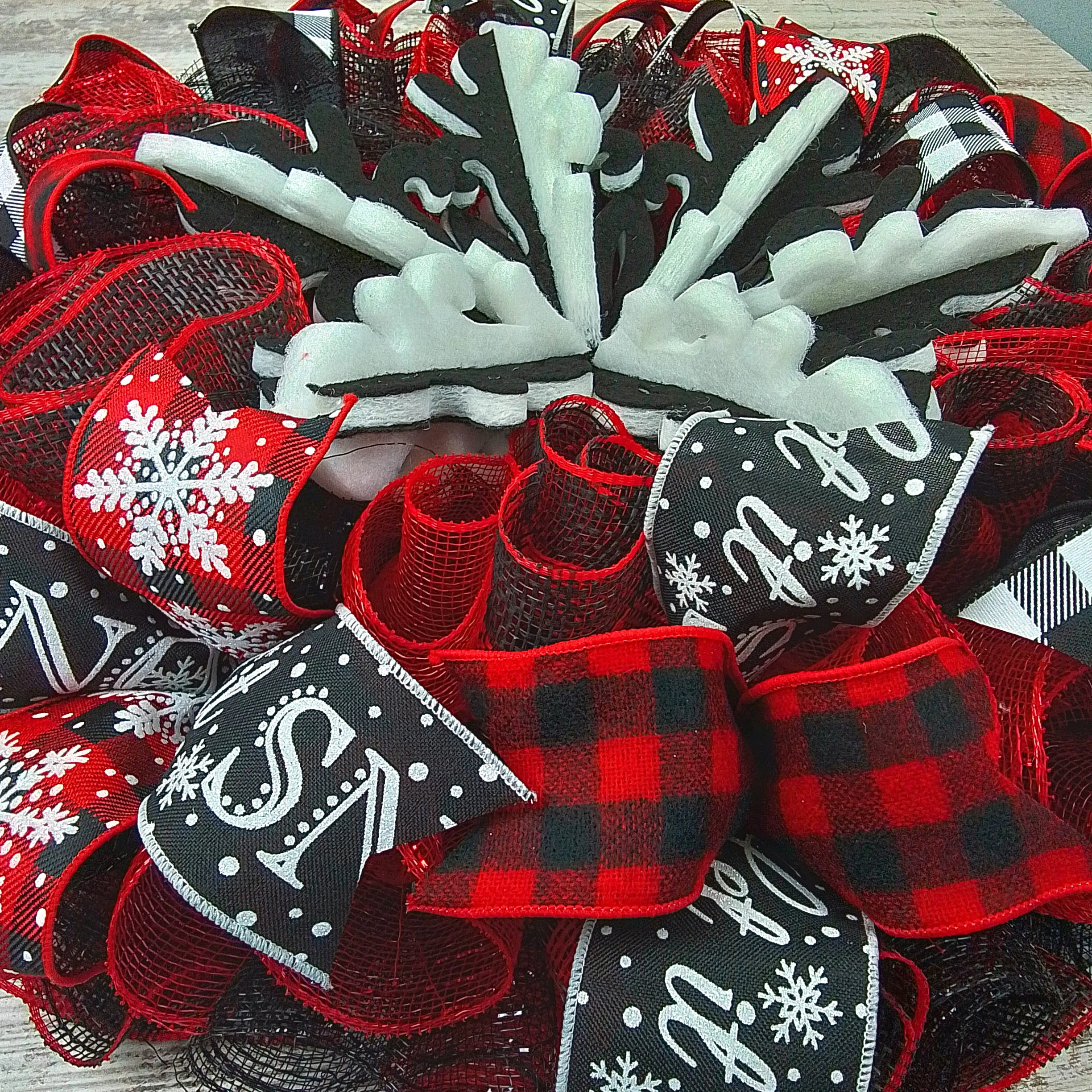 Winter Wreath - Buffalo Plaid Snowflake Christmas Mesh Outdoor Front Door Wreath